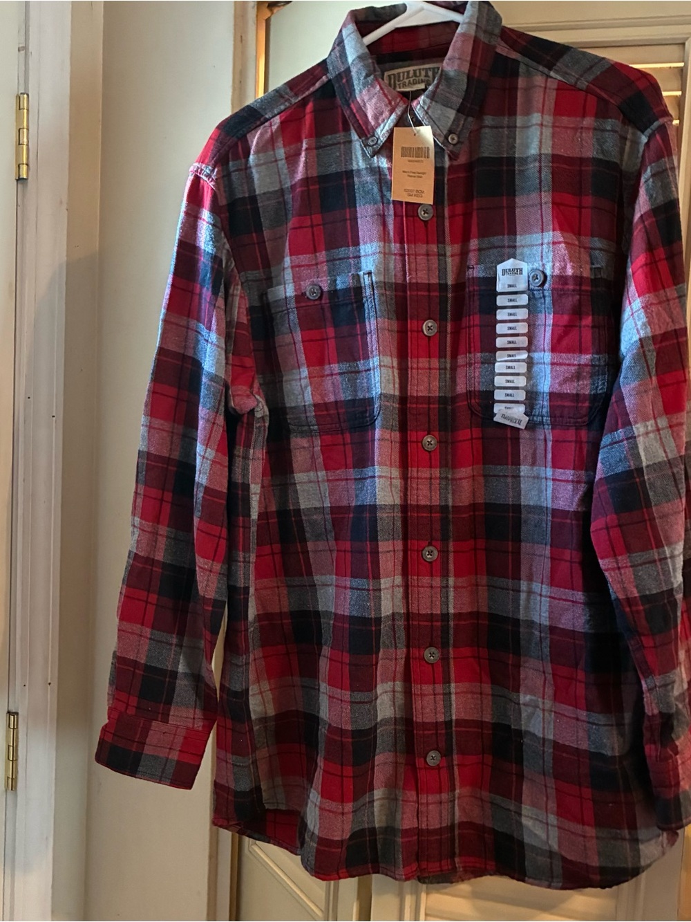 NWT Duluth Trading Co Men’s Red/gray/black free swingin’ flannel shirt, size S